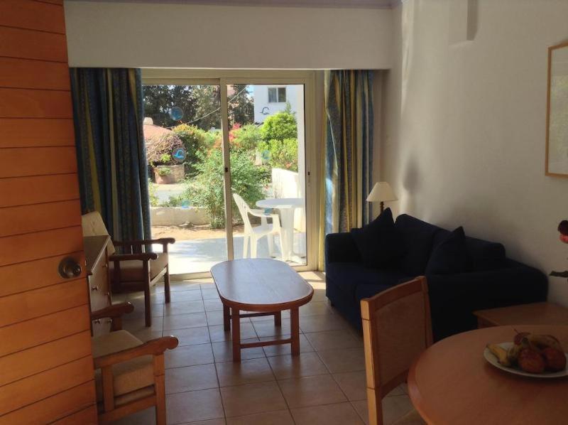 Paphos Gardens Apartment Phòng bức ảnh