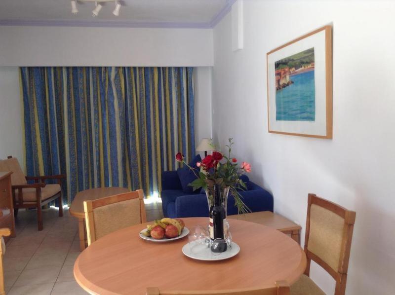 Paphos Gardens Apartment Phòng bức ảnh