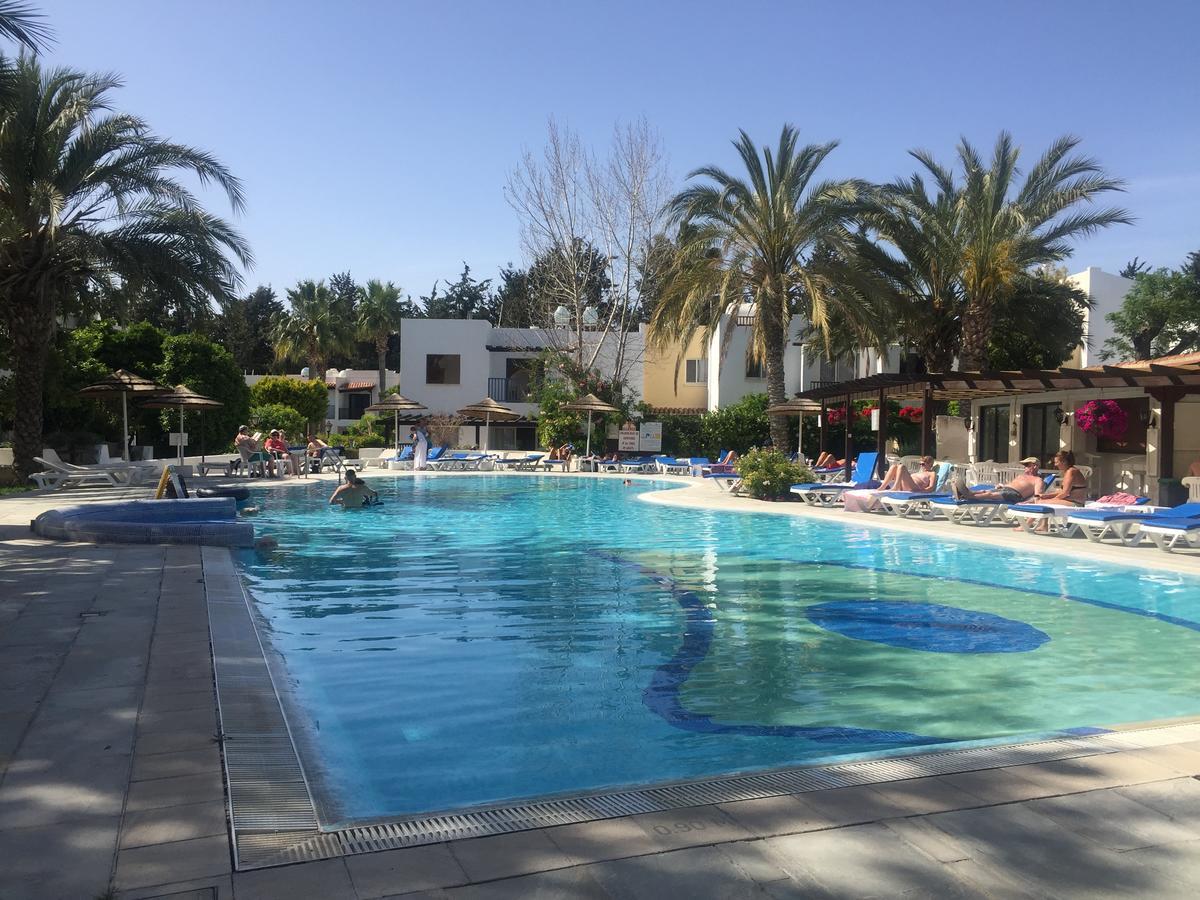 Paphos Gardens Apartment Ngoại thất bức ảnh